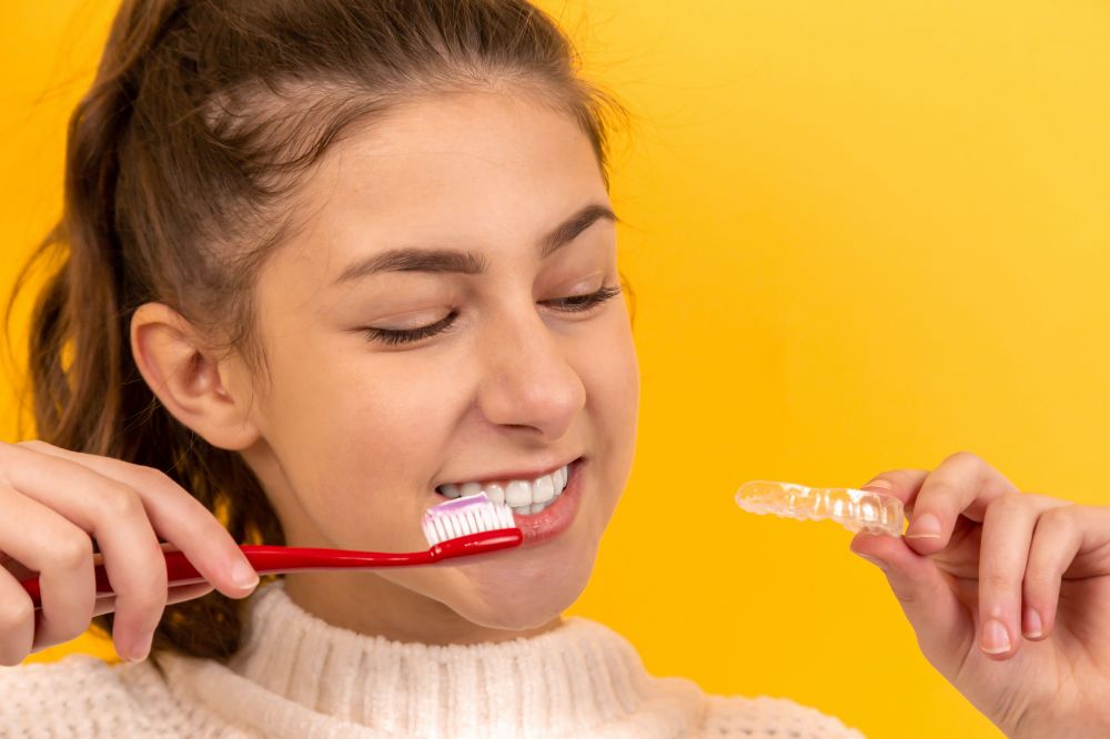 En begynnerguide til usynlig tannregulering