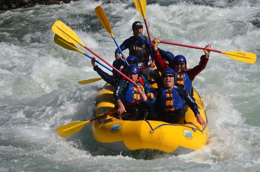 Rafting i norge: spenning, mestring og naturopplevelser